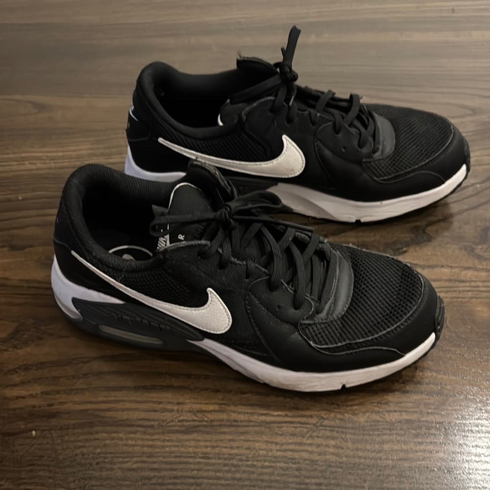 Nike Black and White Sneakers Athletic Mesh